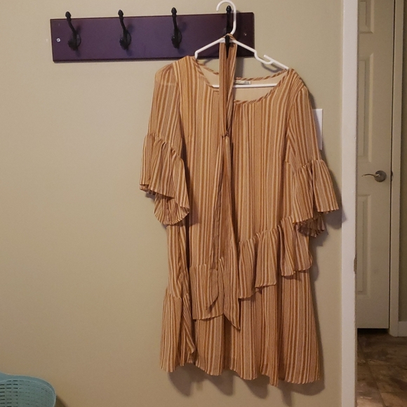 Dress - Picture 2 of 3